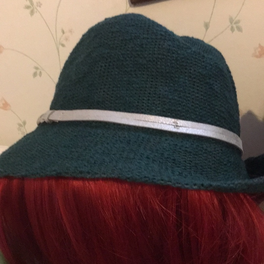 green  cloche hat